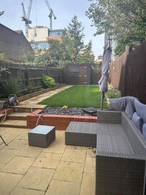 Adam'S Place, Watford Wd17 2Py Villa Exterior photo